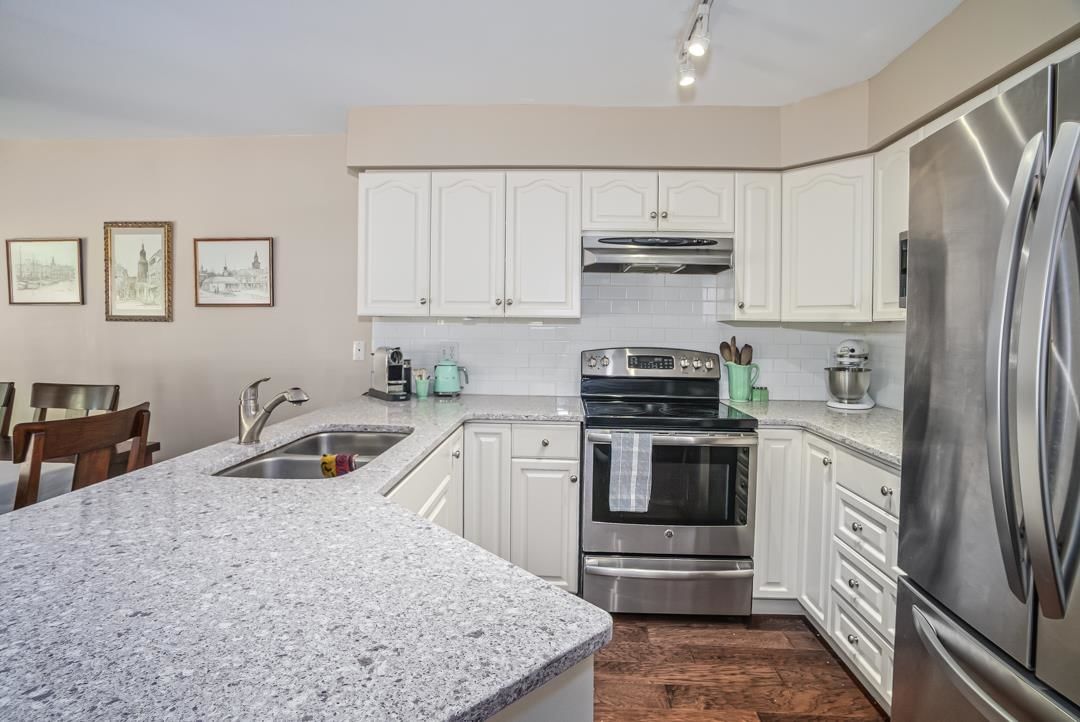 Listing Image 14