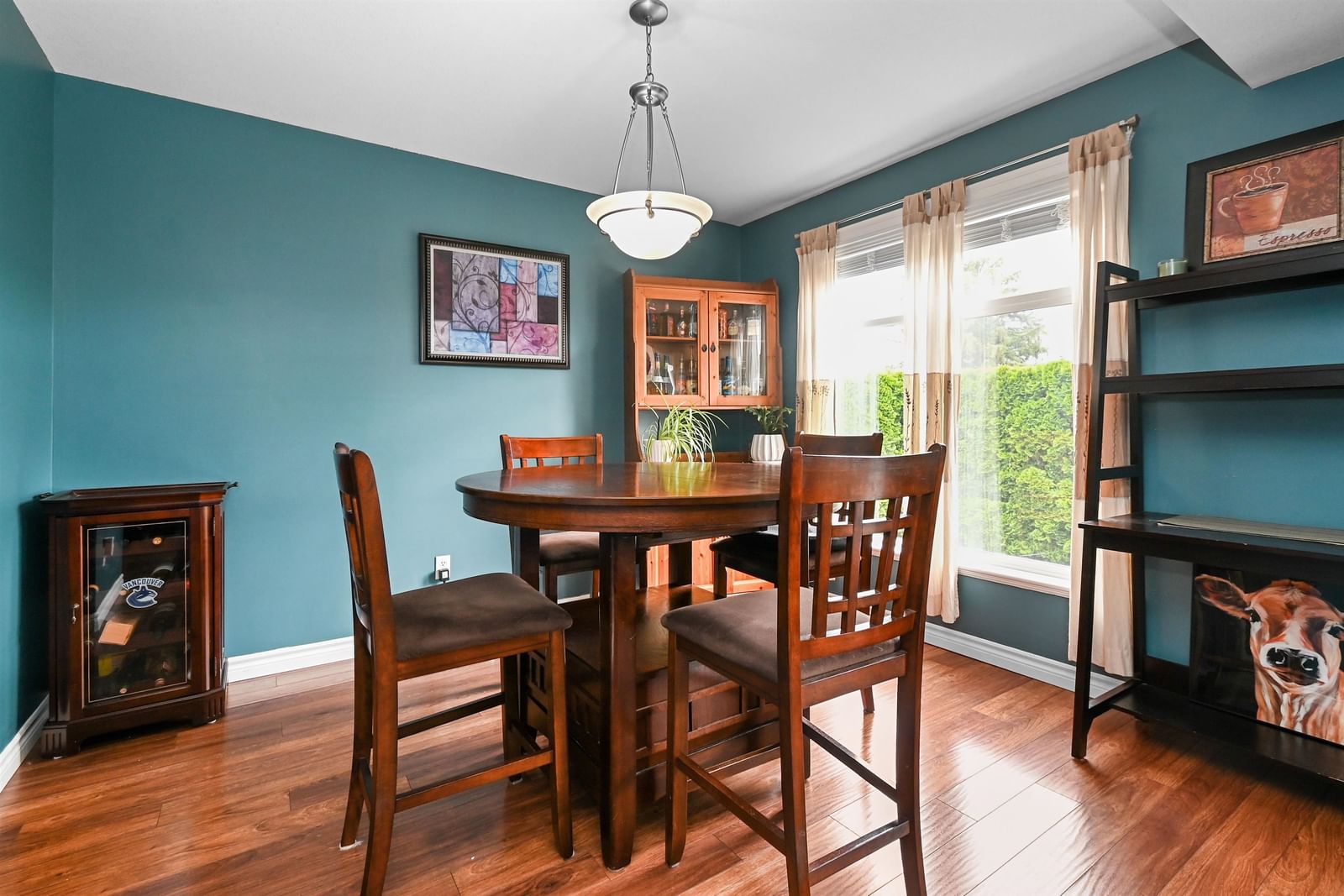 Listing Image 12