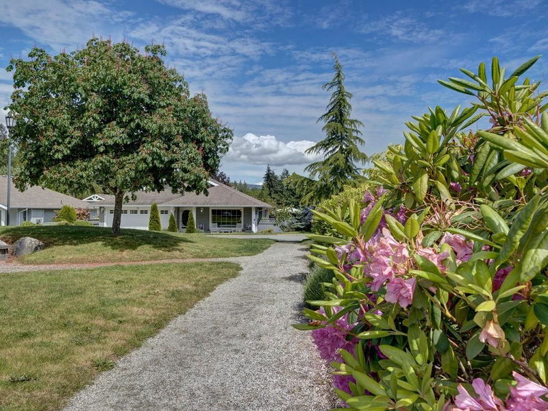 5712 Louise Way, Sechelt, British Columbia (MLS R2890931)