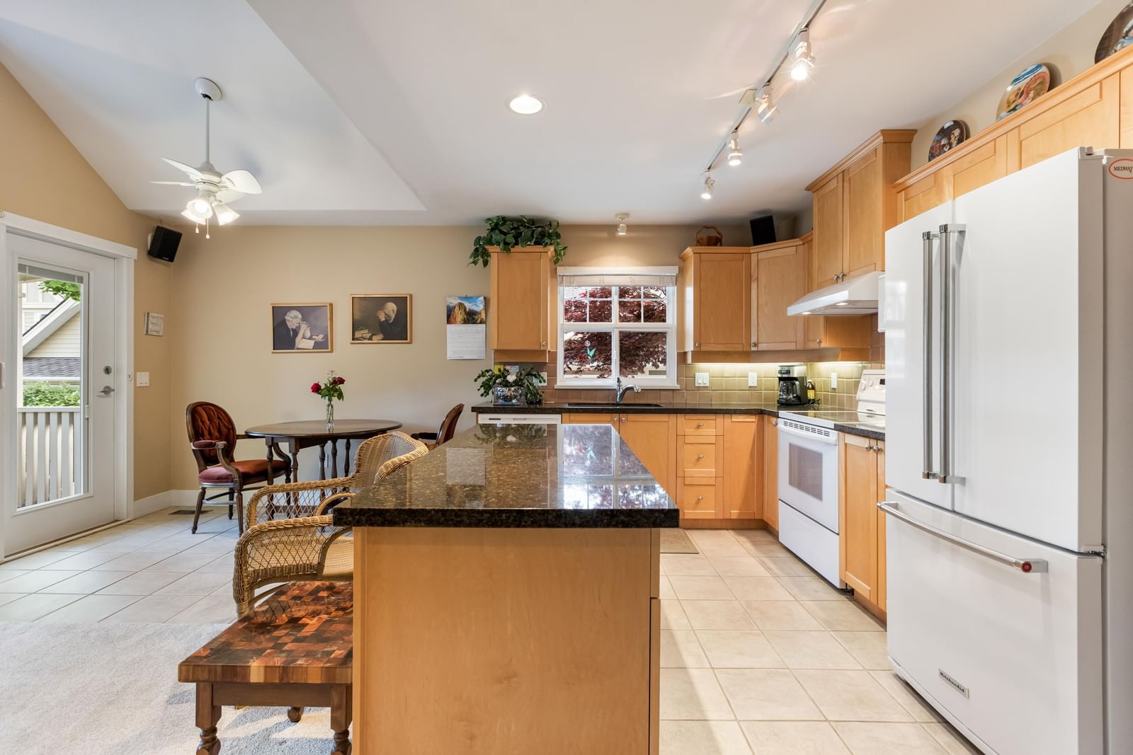 Listing Image 10