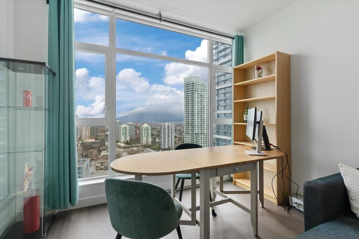 Listing Image 10