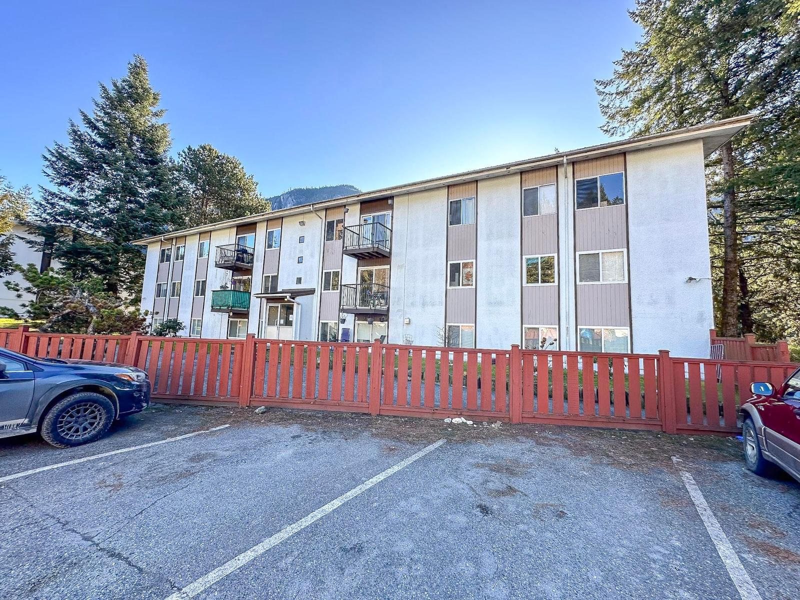 Listing Image 3