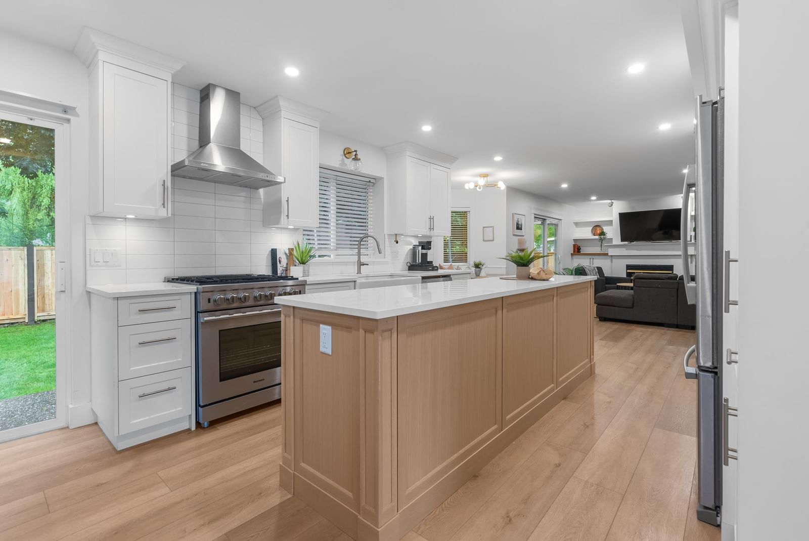 Listing Image 10