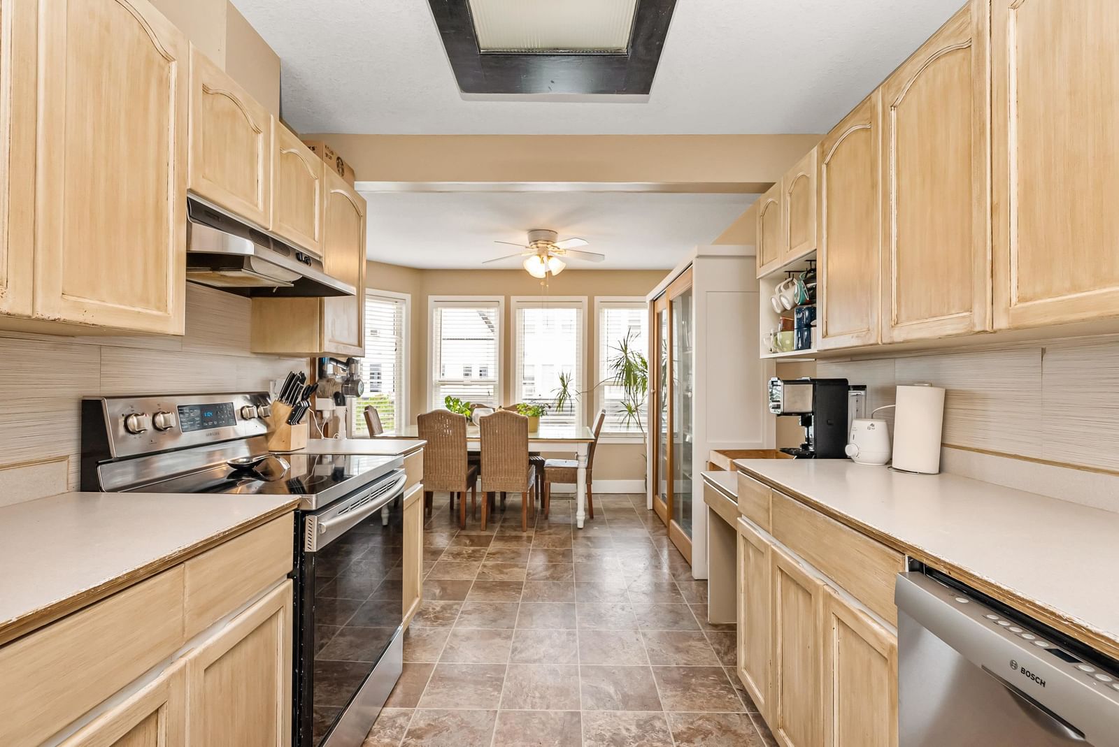 Listing Image 12