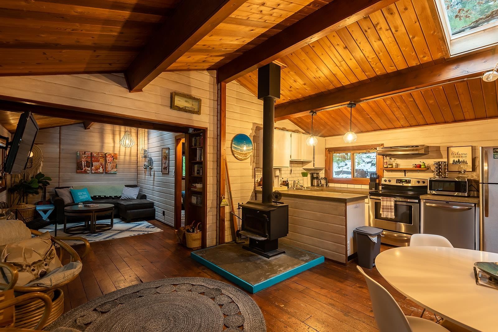 Listing Image 12