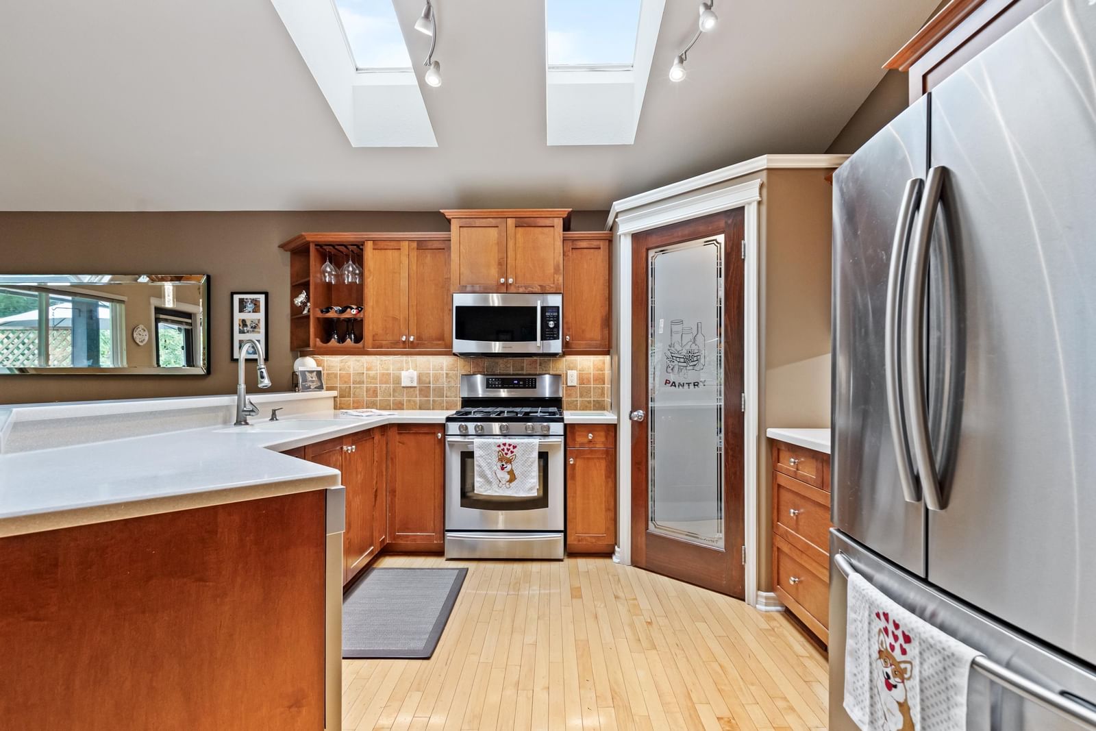 Listing Image 10