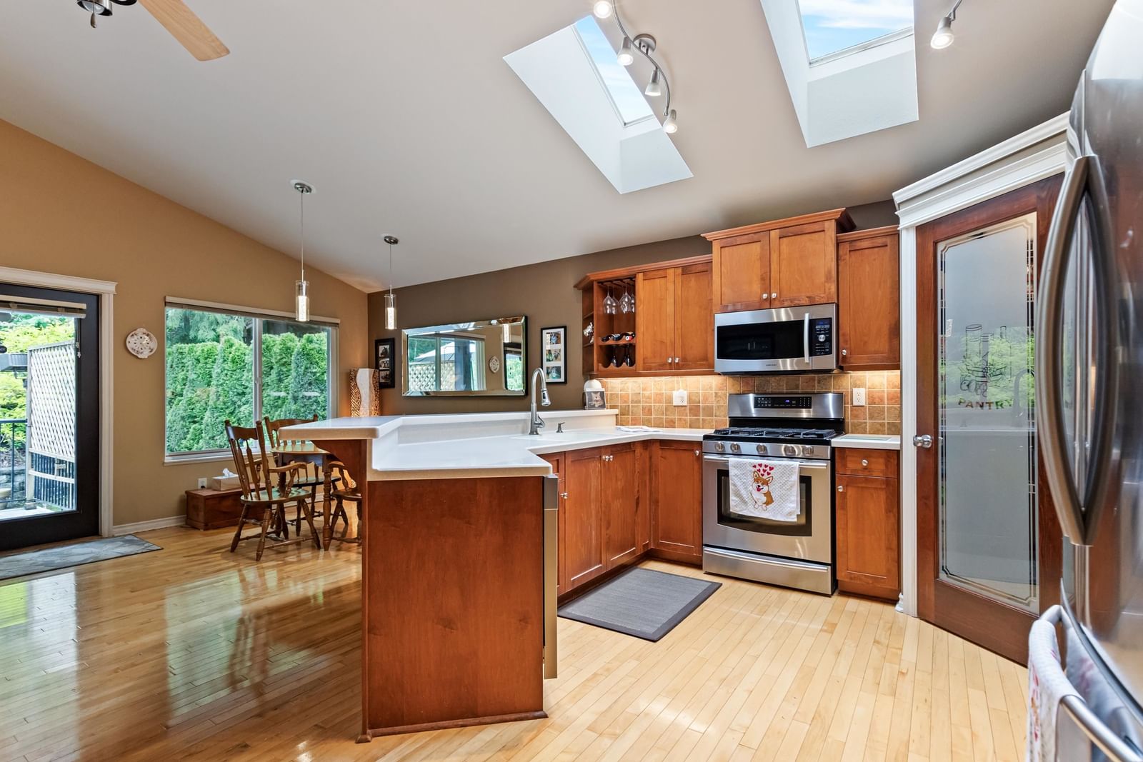 Listing Image 9