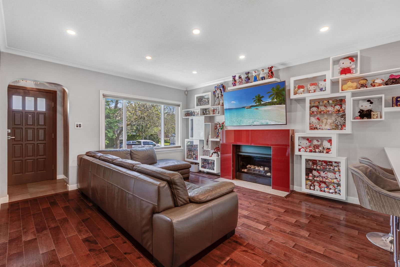 Listing Image 5