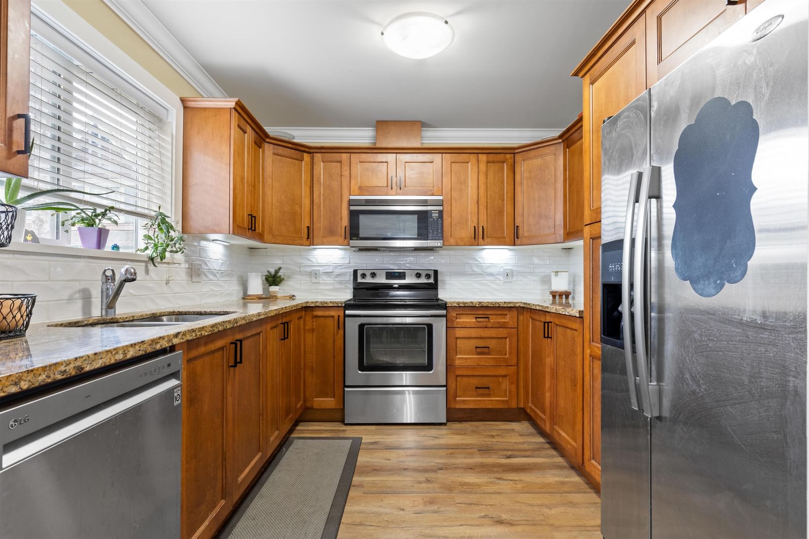 Listing Image 10