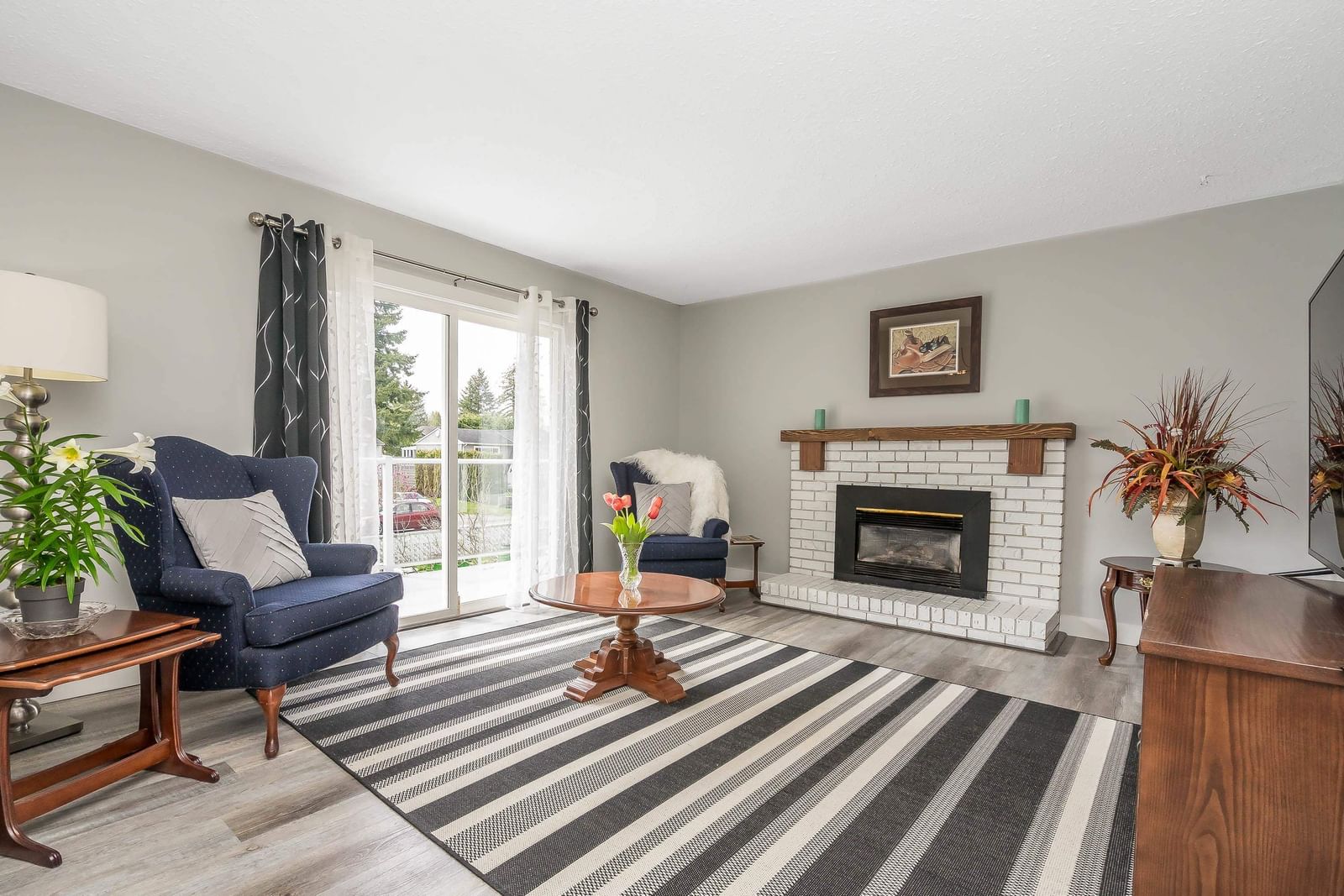 Listing Image 12
