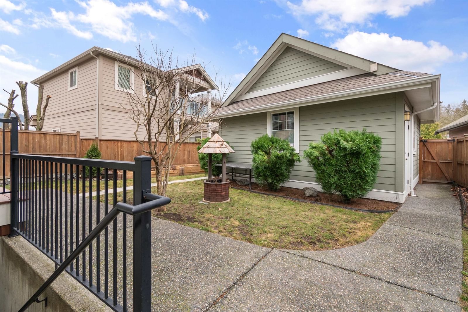 Listing Image 14