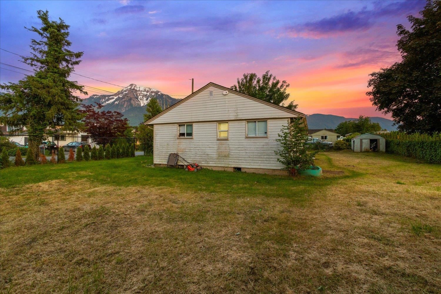 Listing Image 8