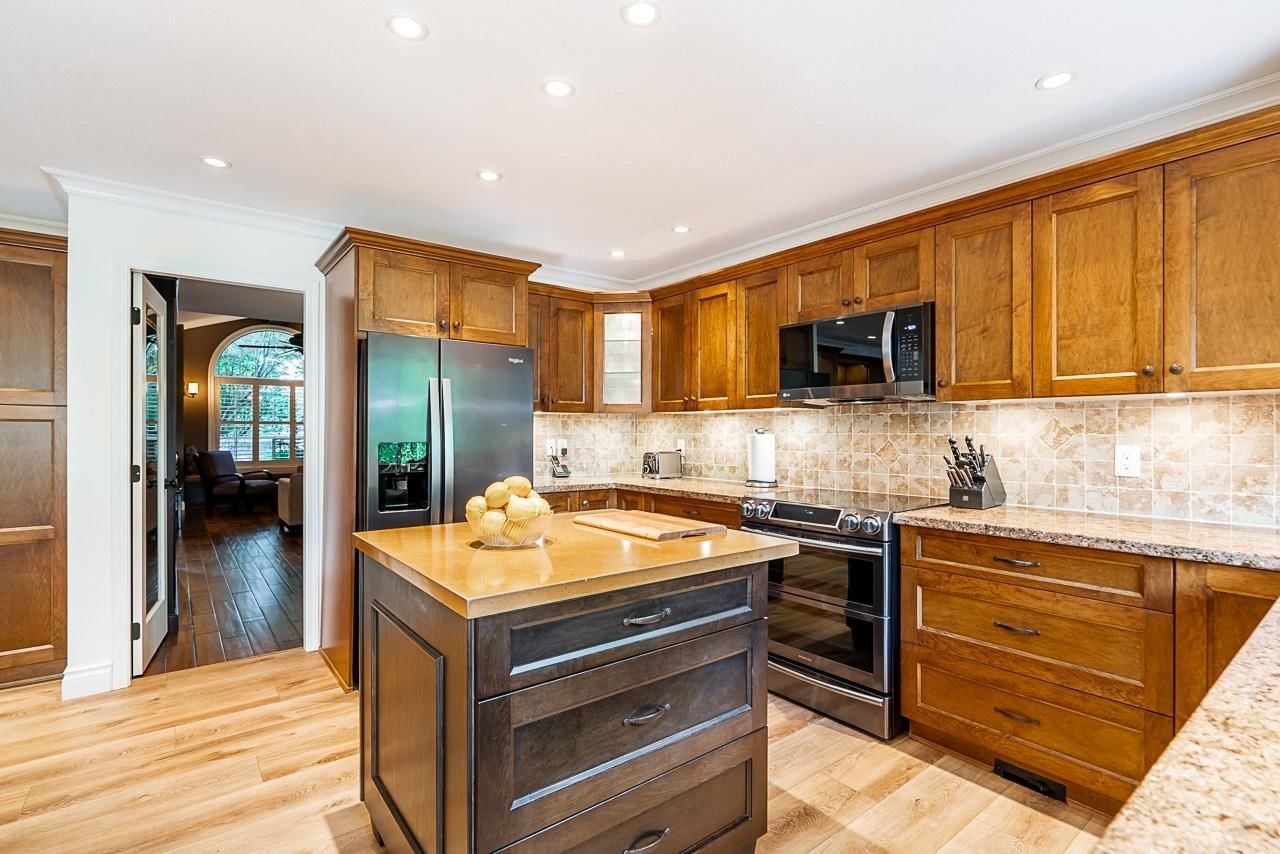 Listing Image 11