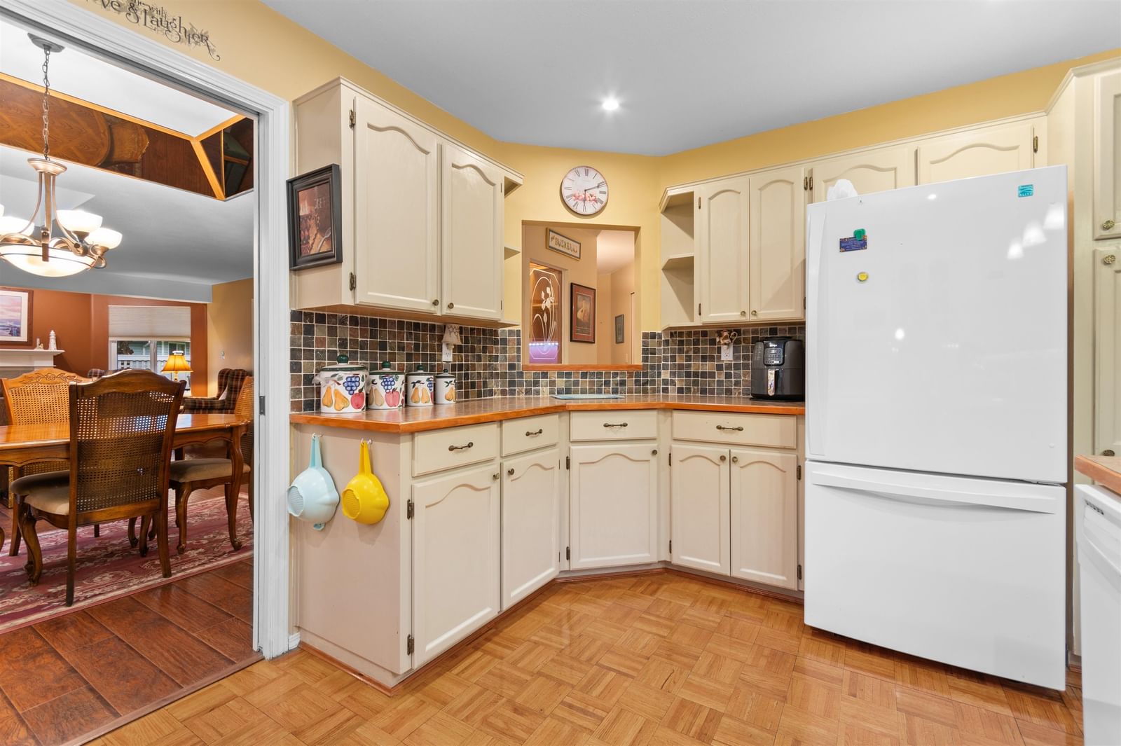 Listing Image 12