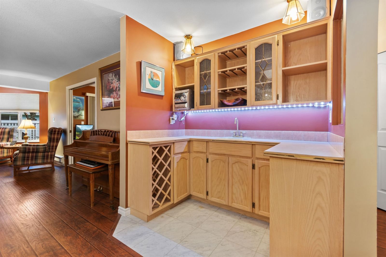 Listing Image 19