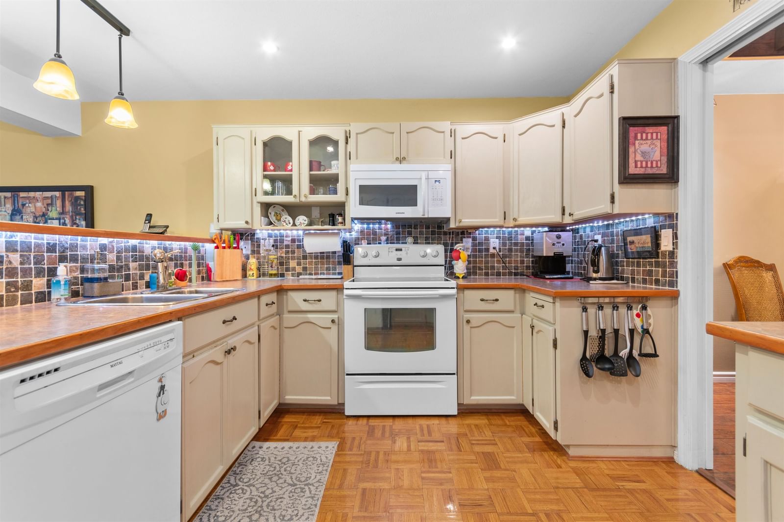 Listing Image 8