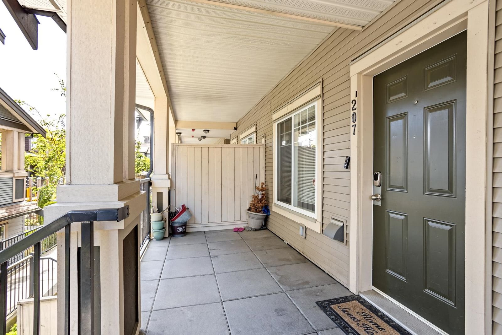 Listing Image 6