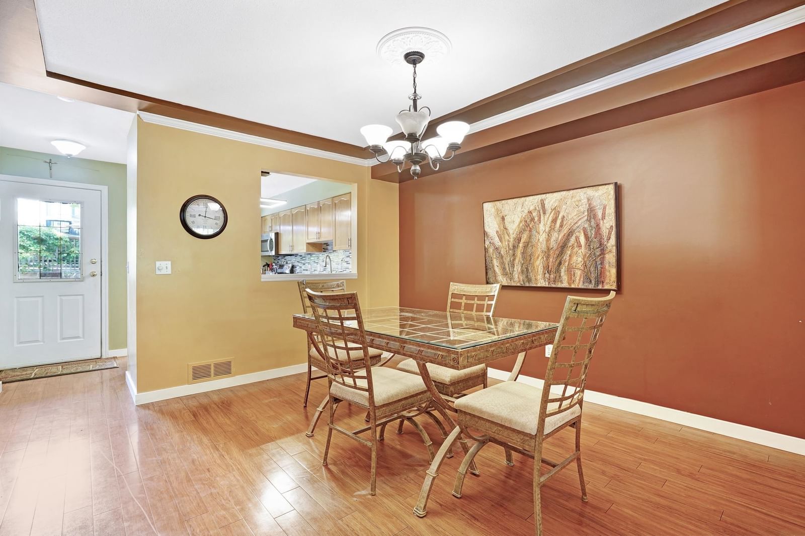 Listing Image 5