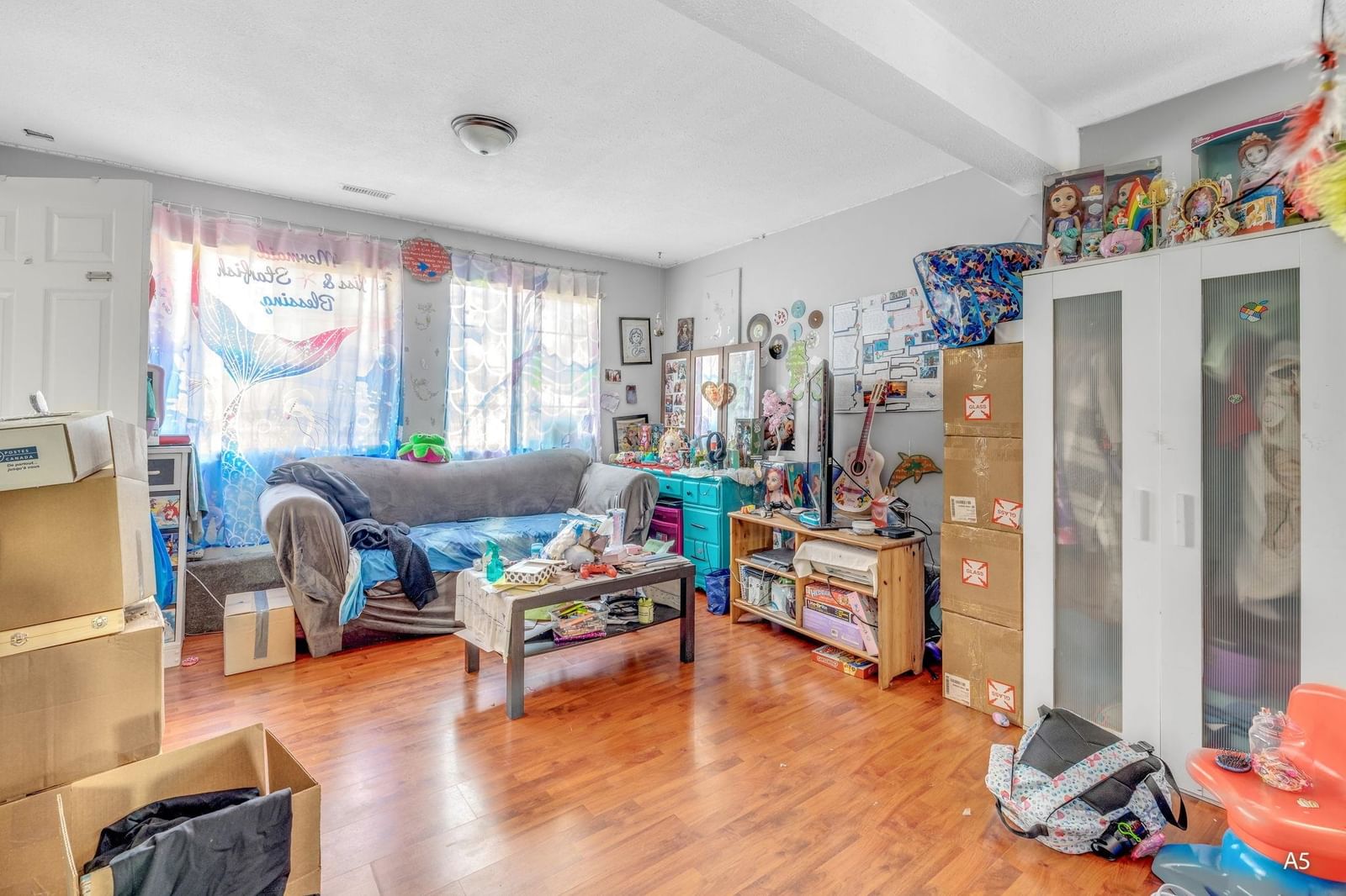 Listing Image 18