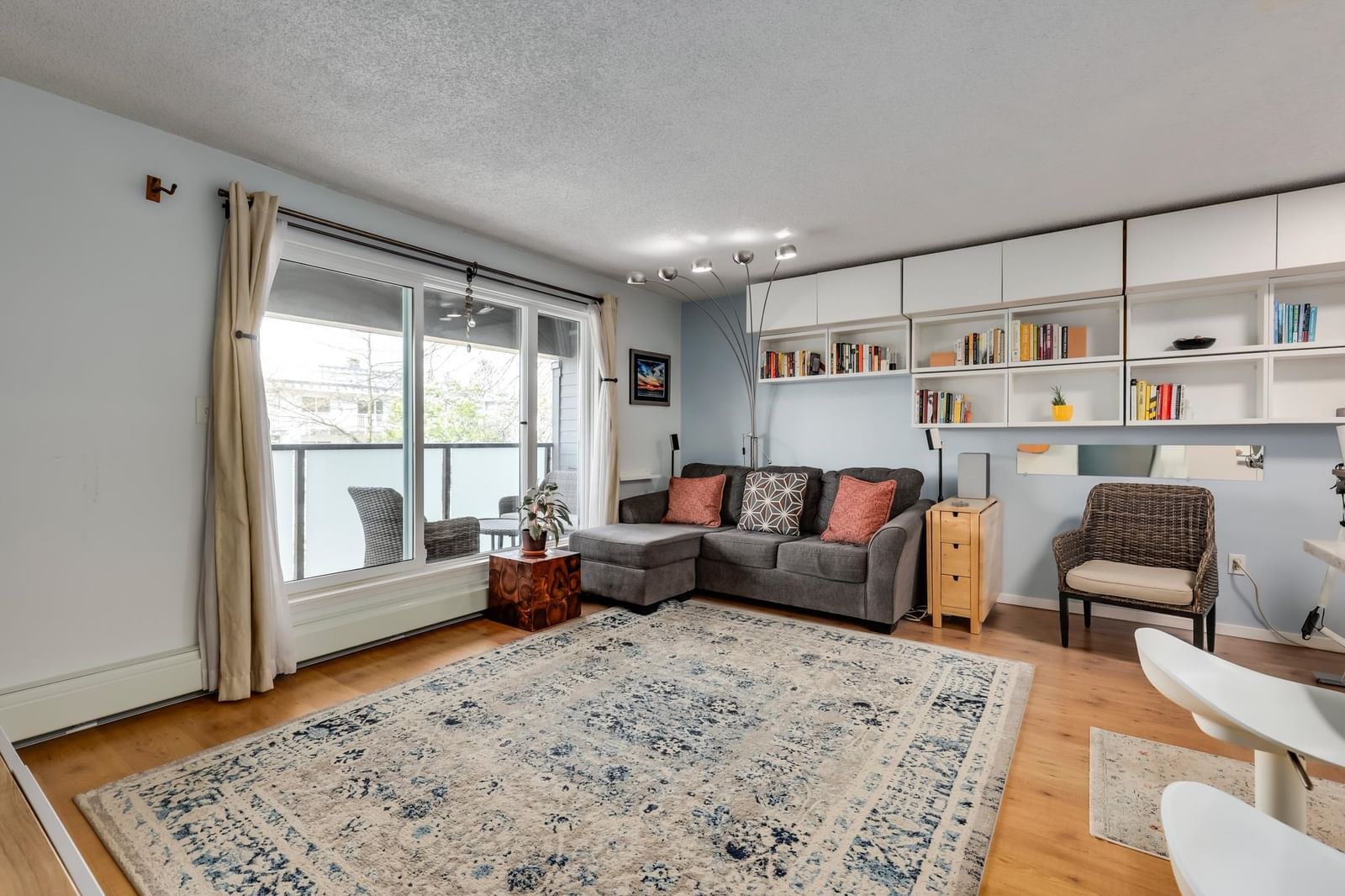 Listing Image 6