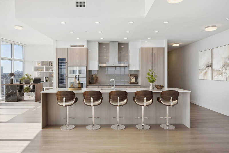 3301 - 618 Carnarvon Street, New Westminster, V3M 1E9 | Image 2