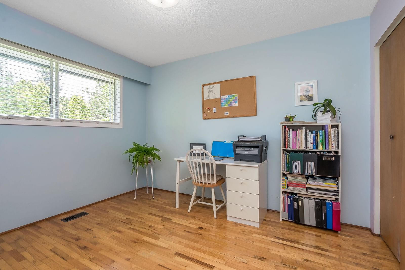 Listing Image 14