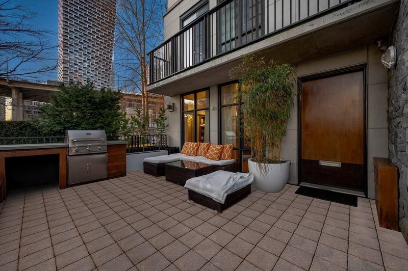 595 Beach Crescent, Vancouver, V6Z 3E4 | Image 2