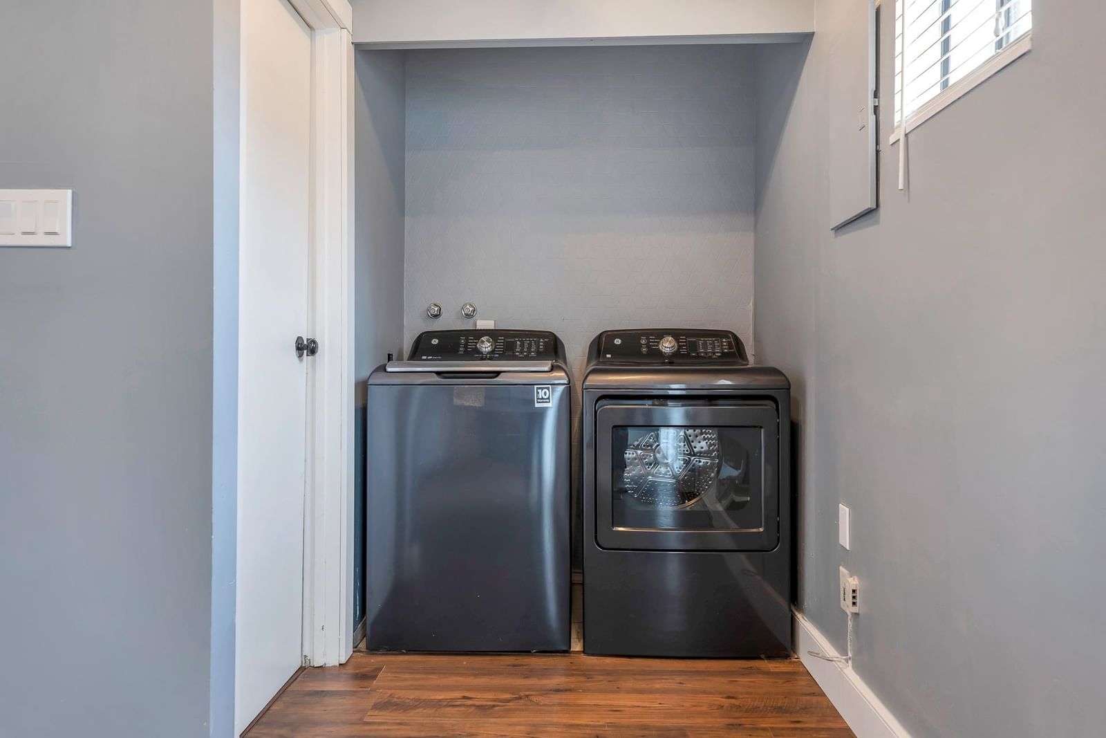 Listing Image 21