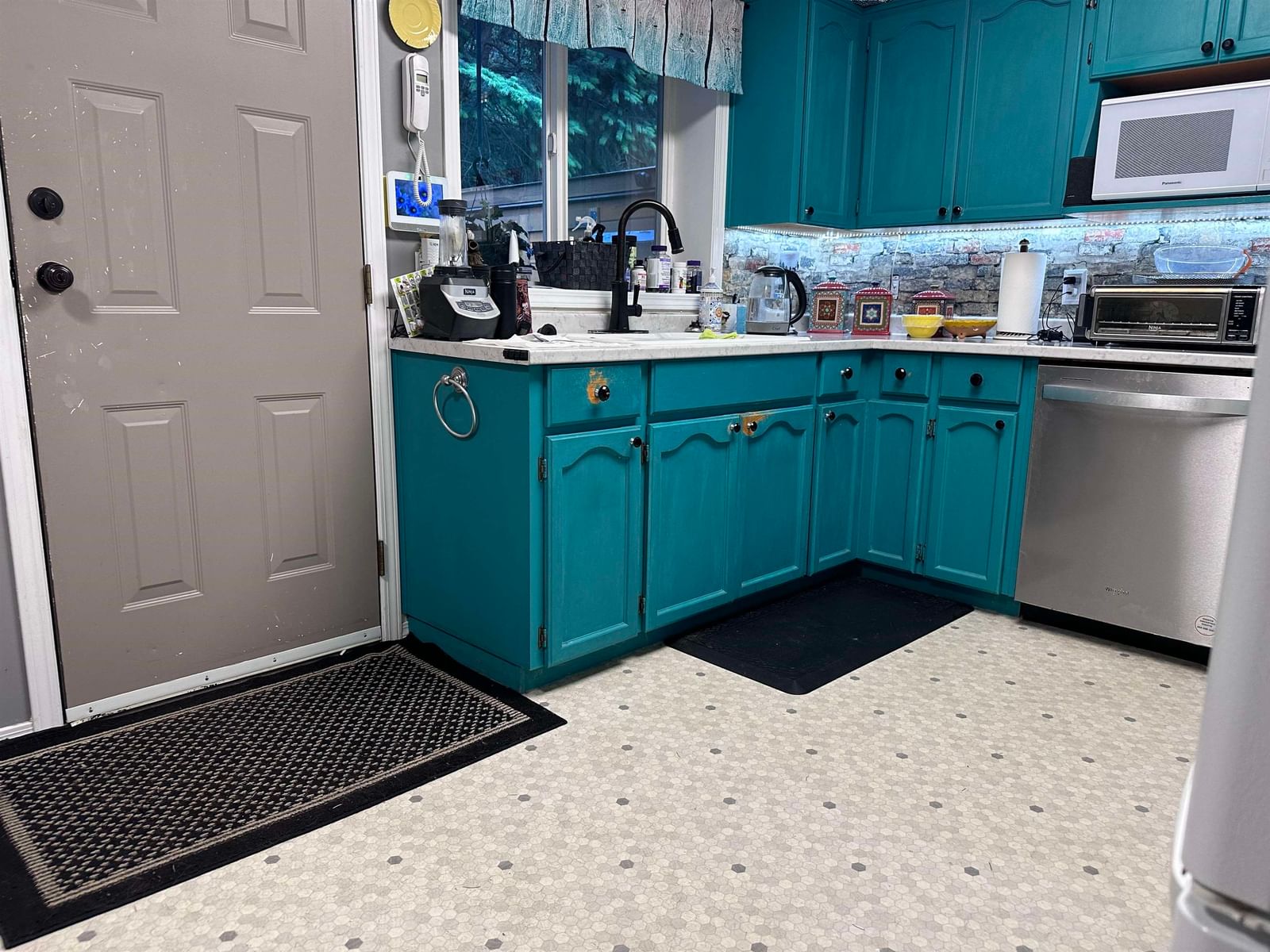 Listing Image 10