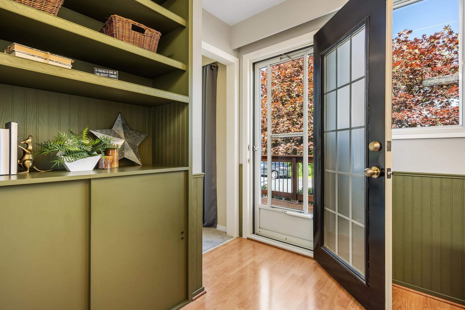 Listing Image 10