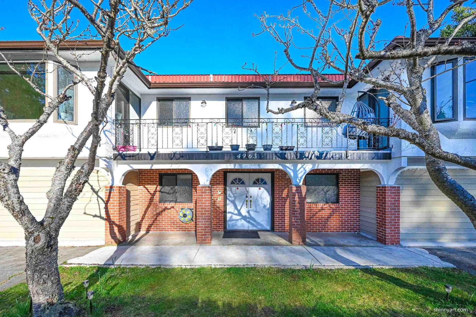 Listing Image 4