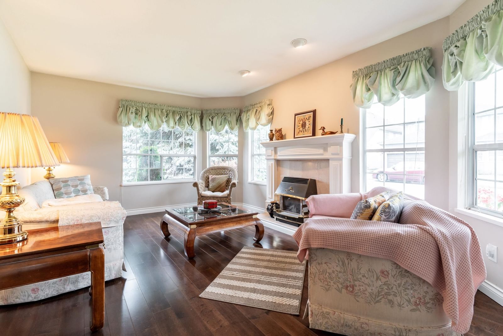 Listing Image 12