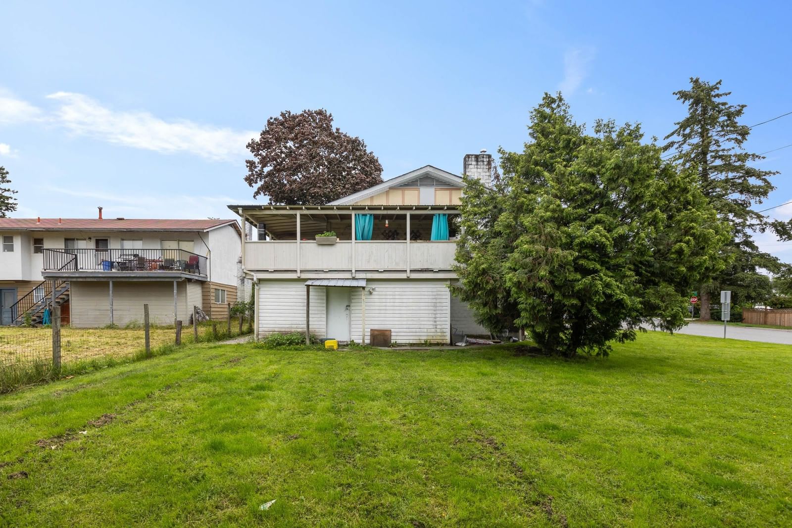 Listing Image 4