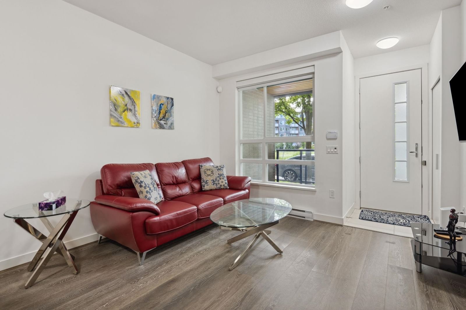 Listing Image 6