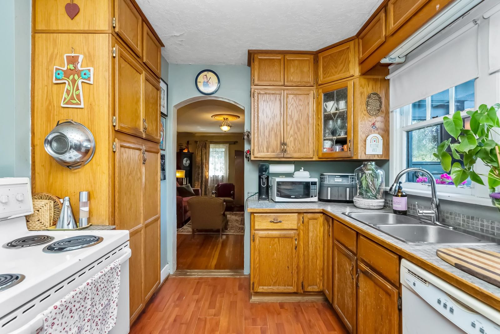 Listing Image 11