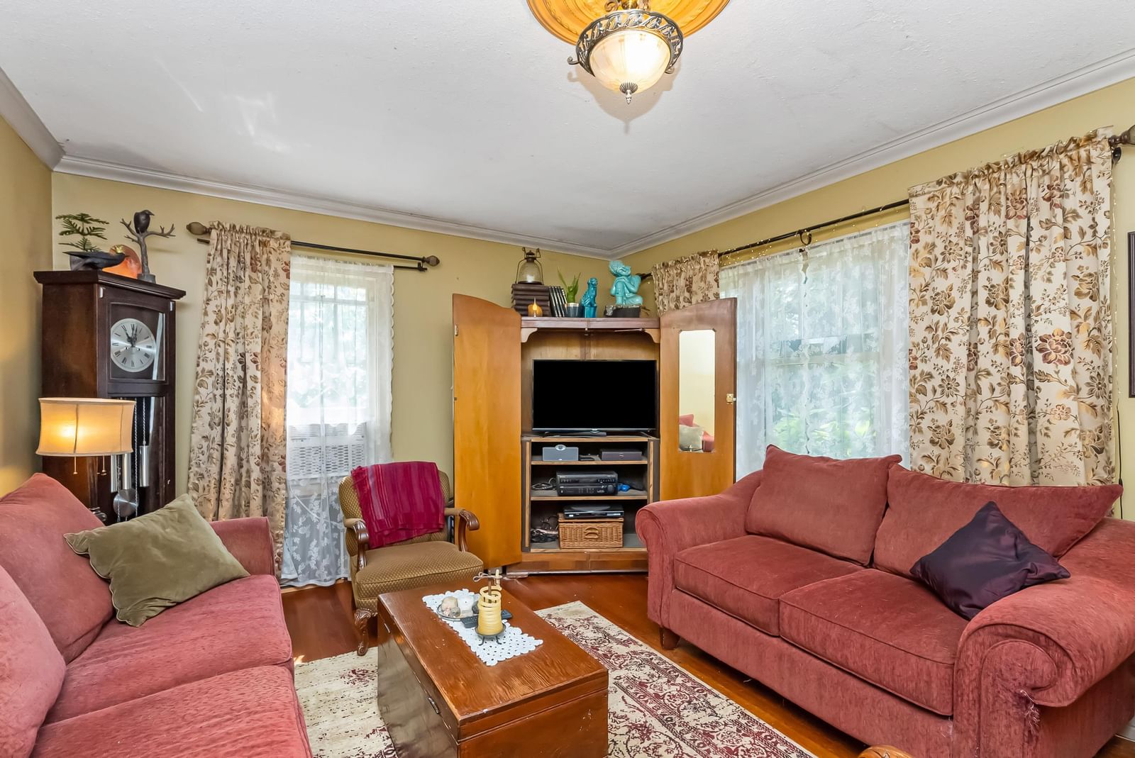 Listing Image 8
