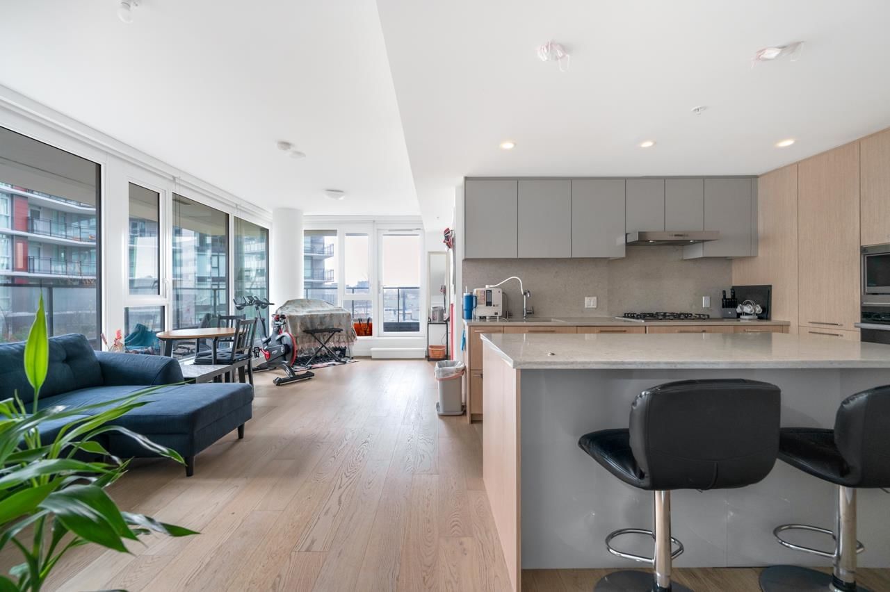 Listing Image 11