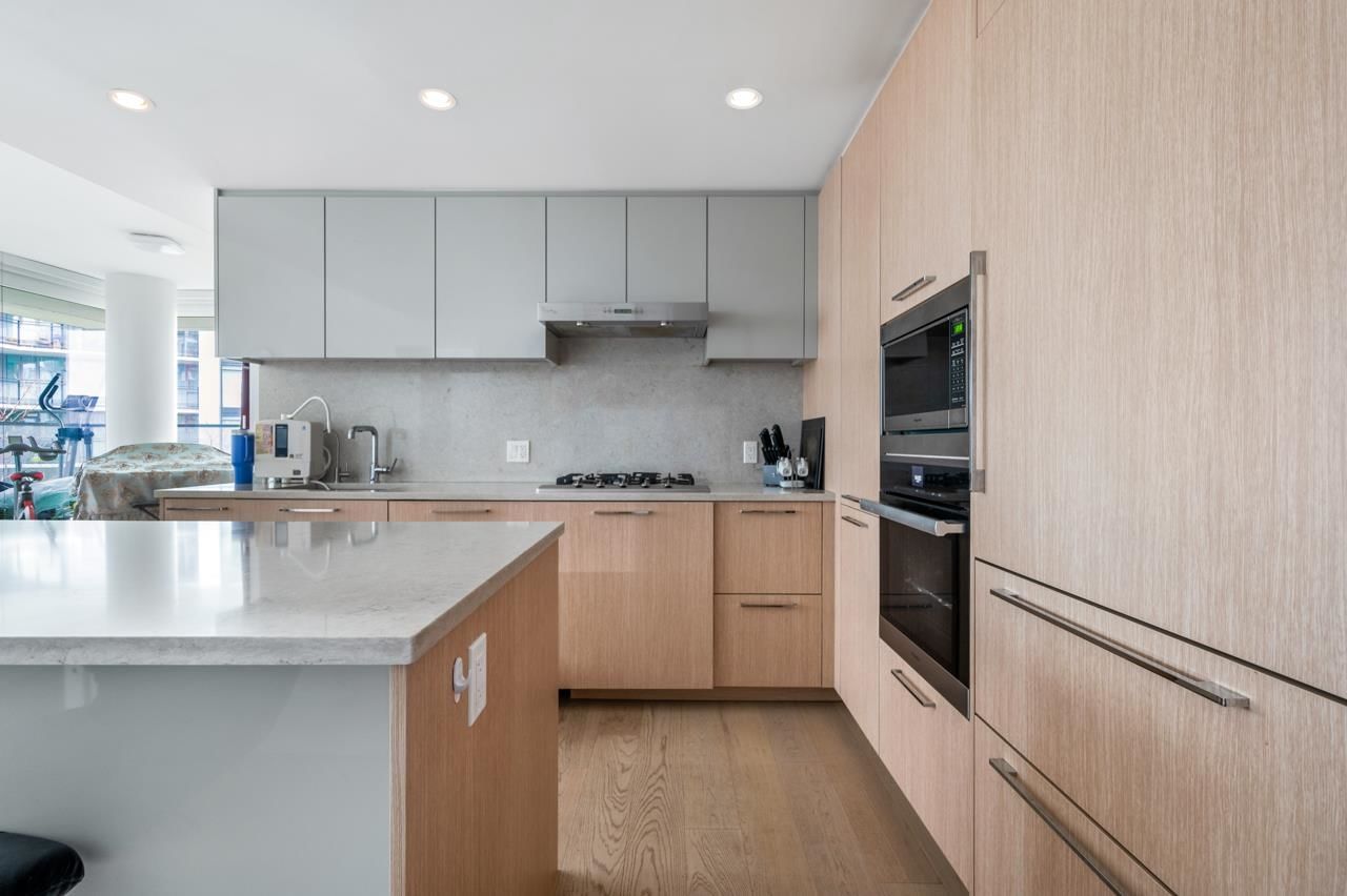 Listing Image 4