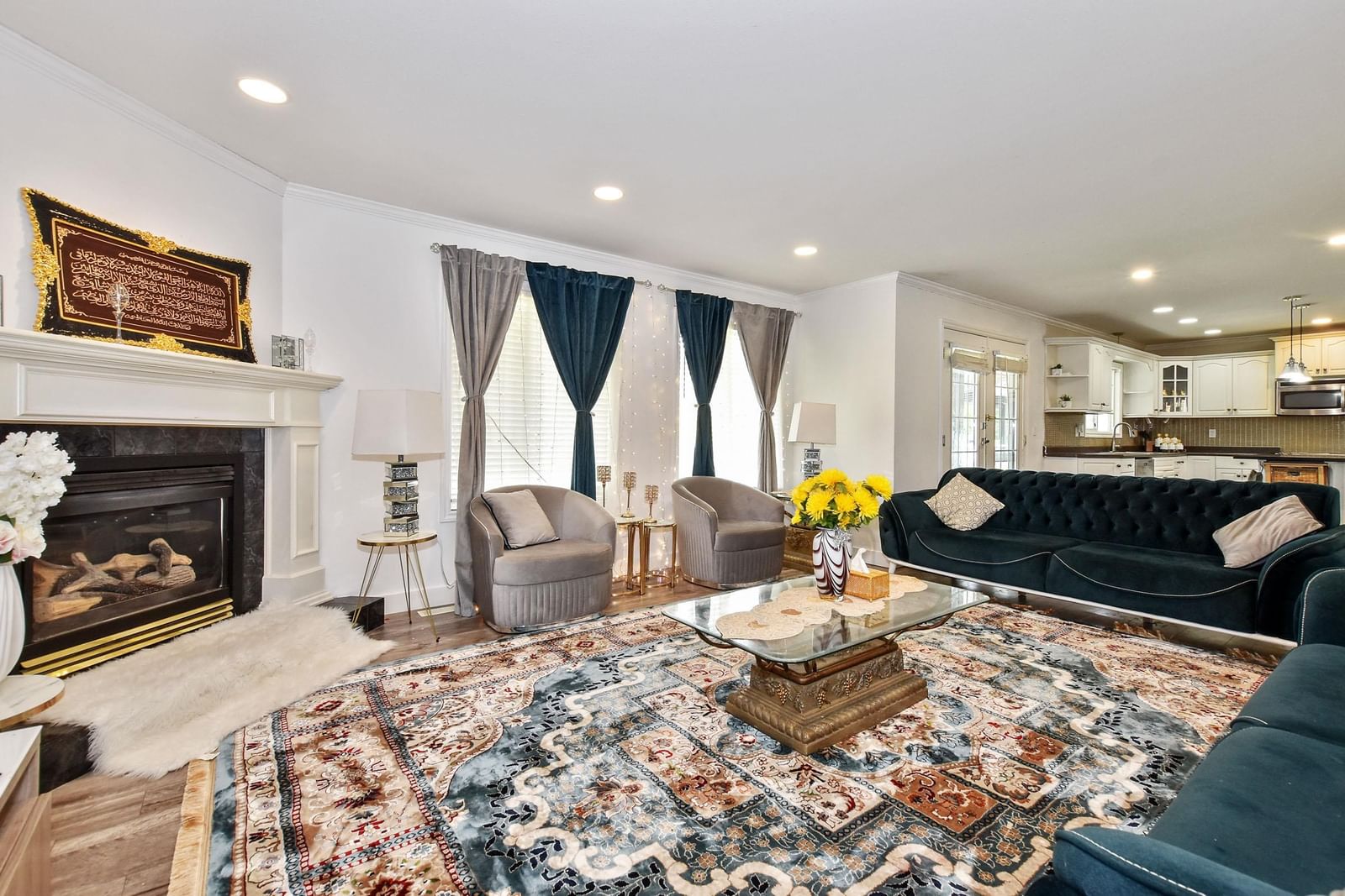 Listing Image 12