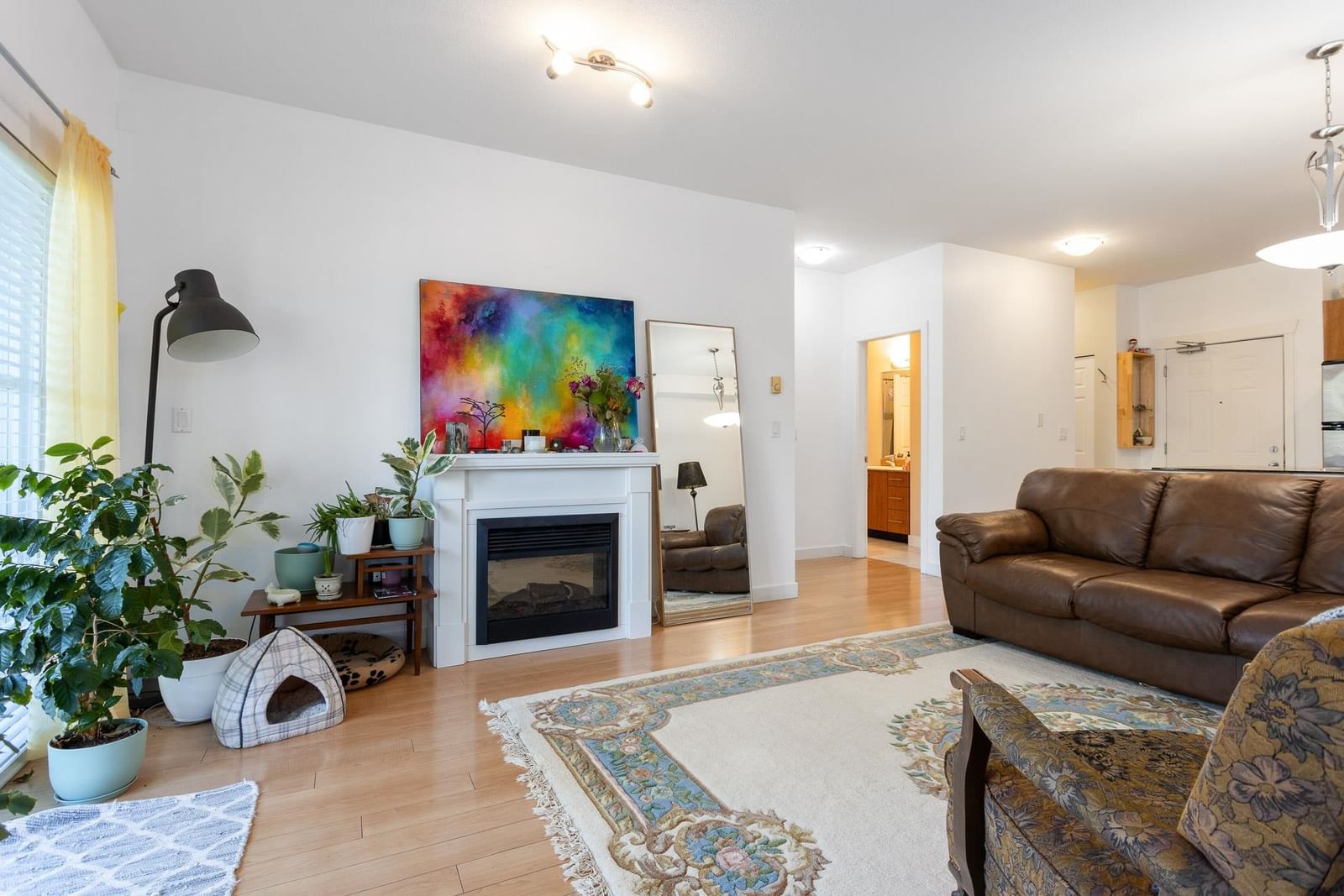 Listing Image 12