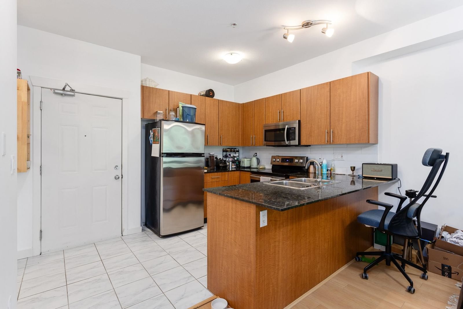 Listing Image 5