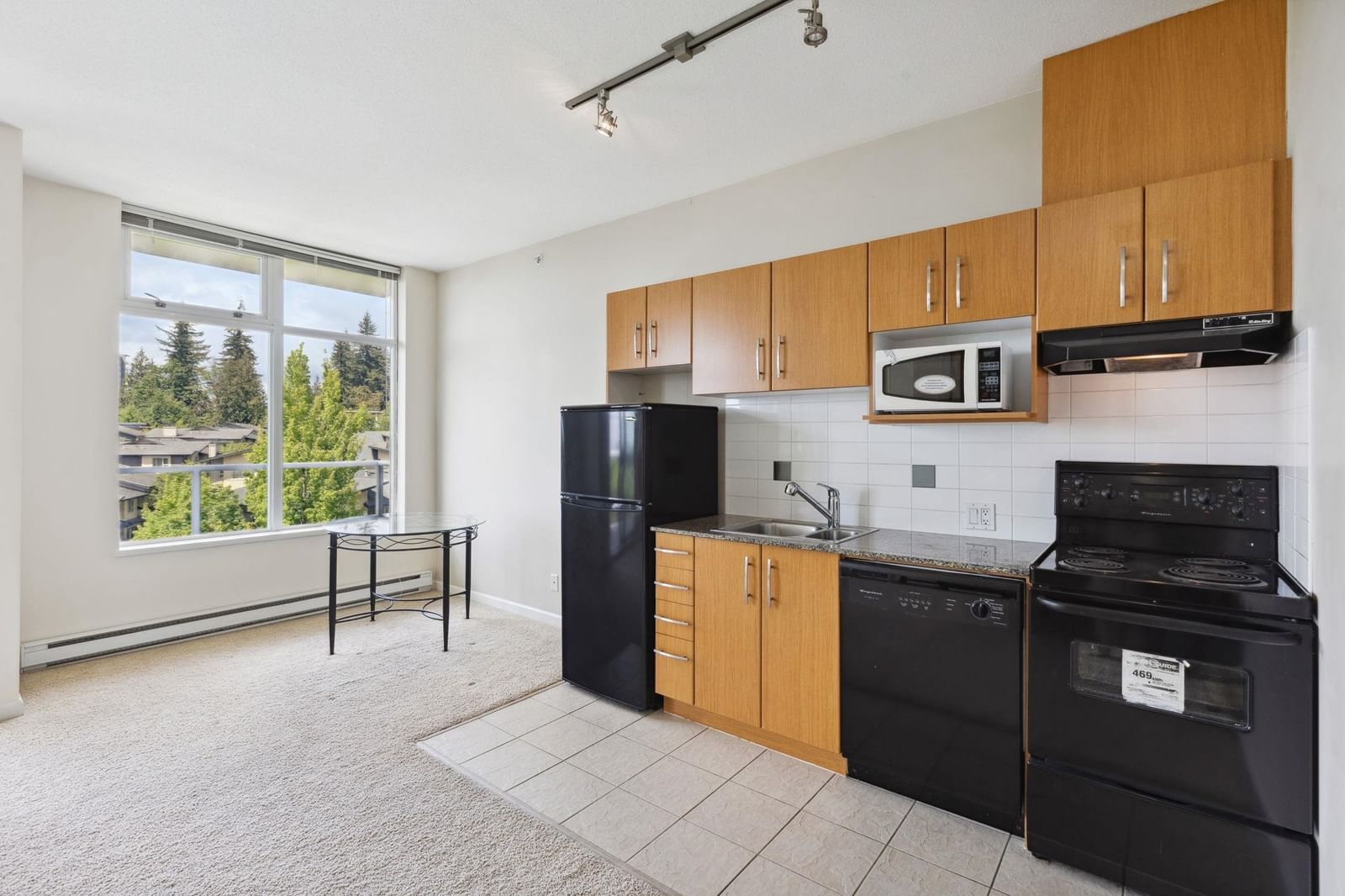 Listing Image 9