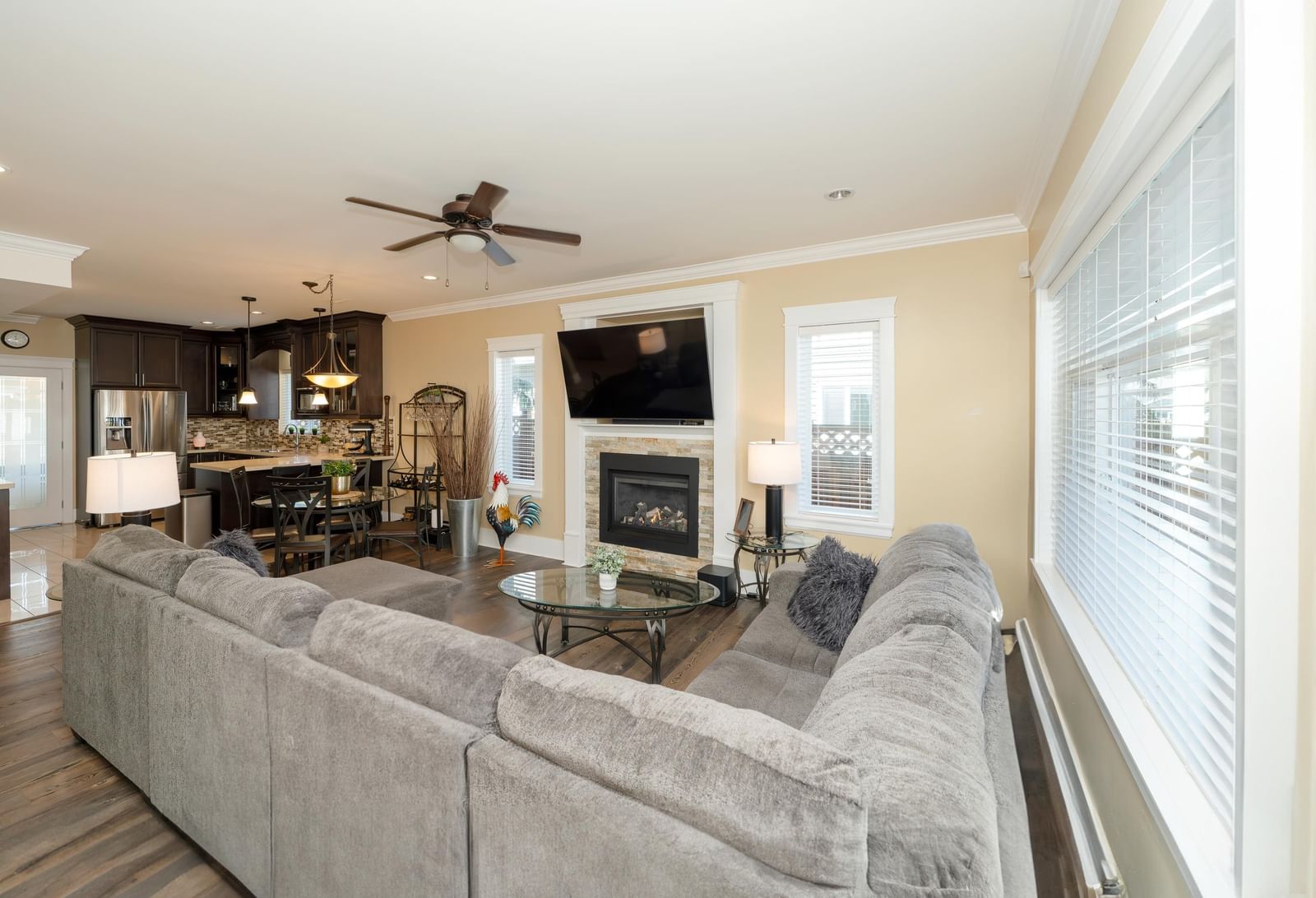 Listing Image 19