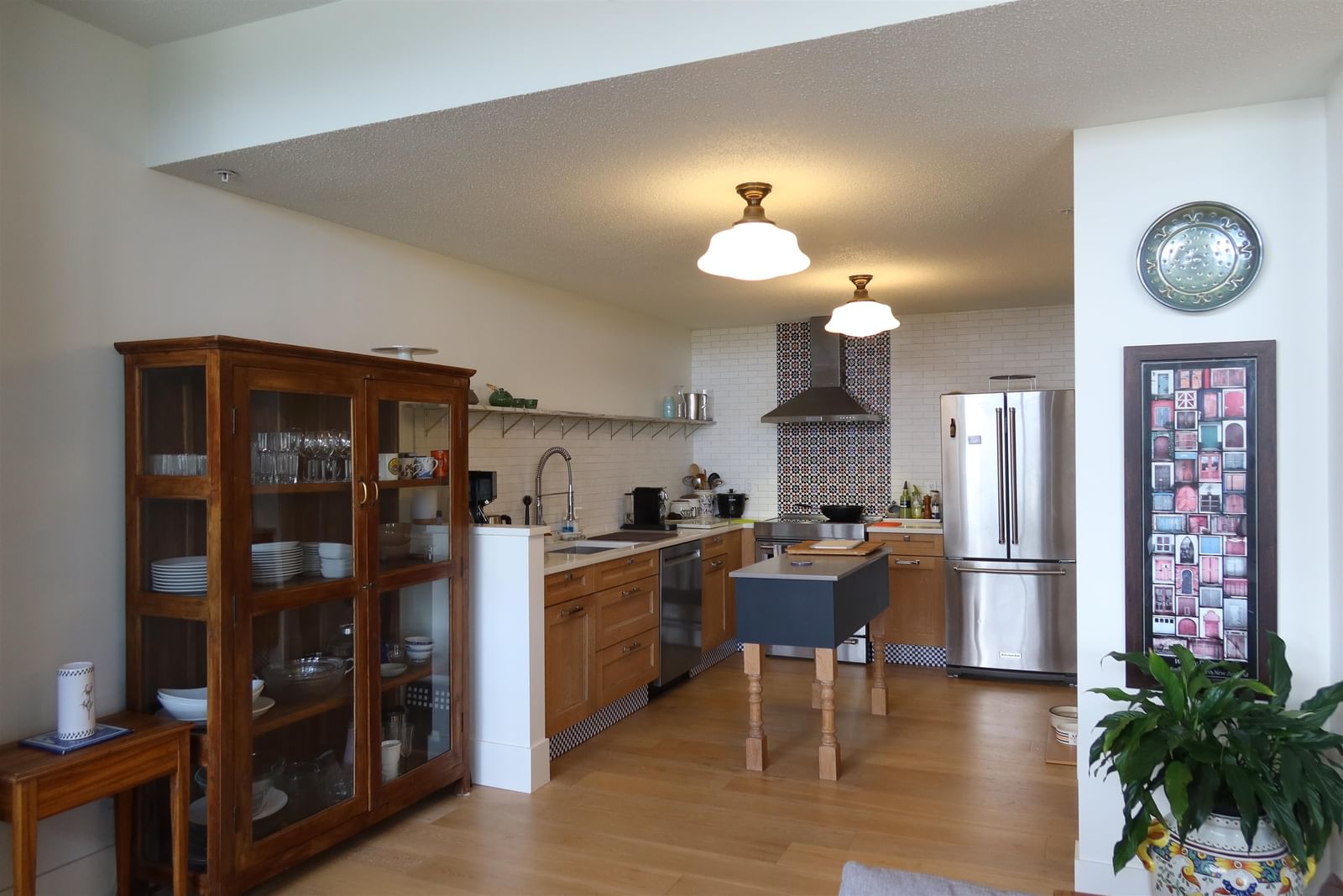 Listing Image 5