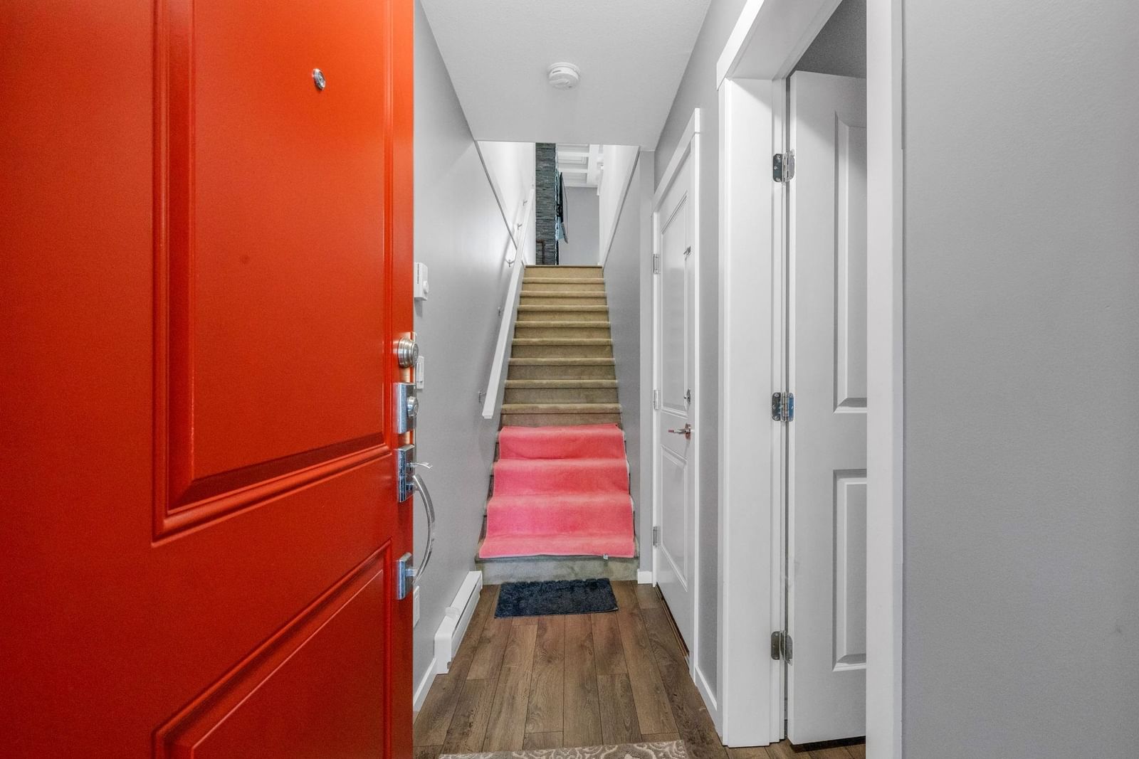 Listing Image 8