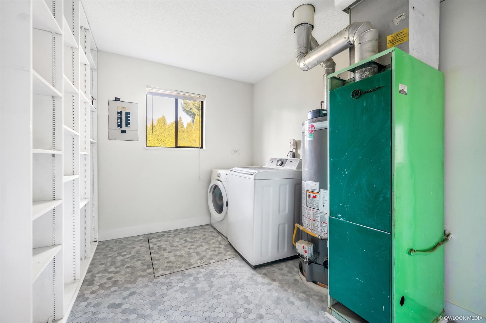 Listing Image 11