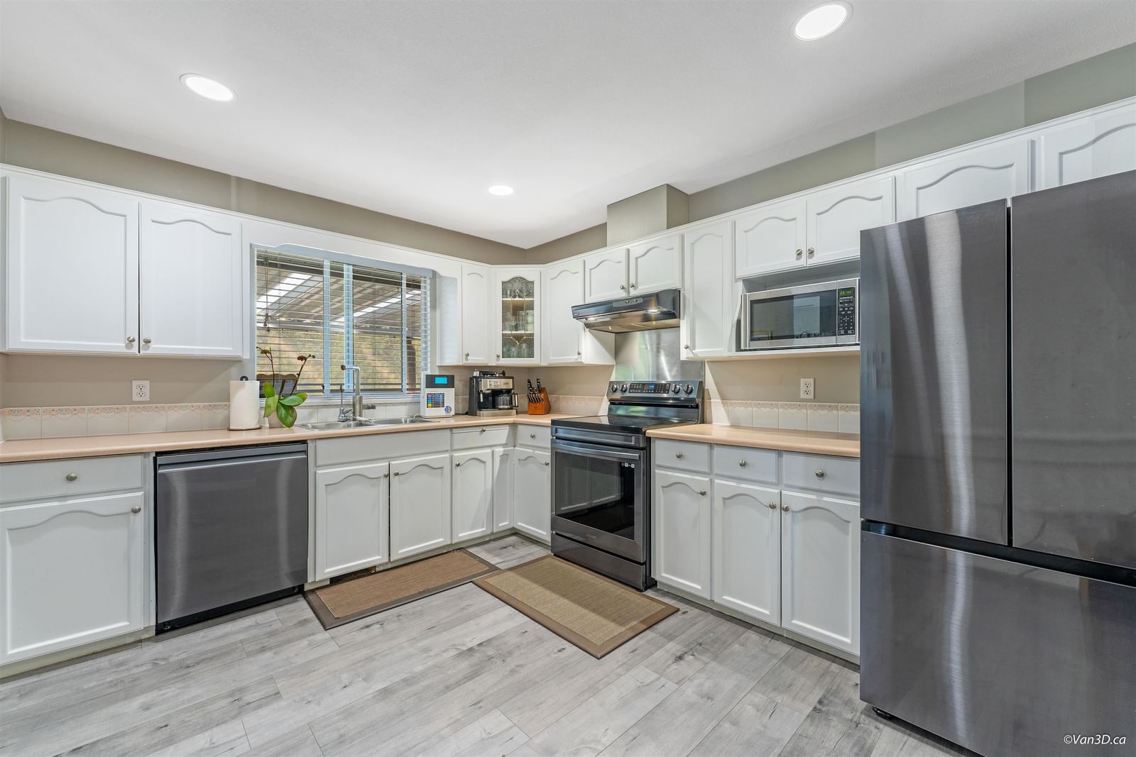 Listing Image 9