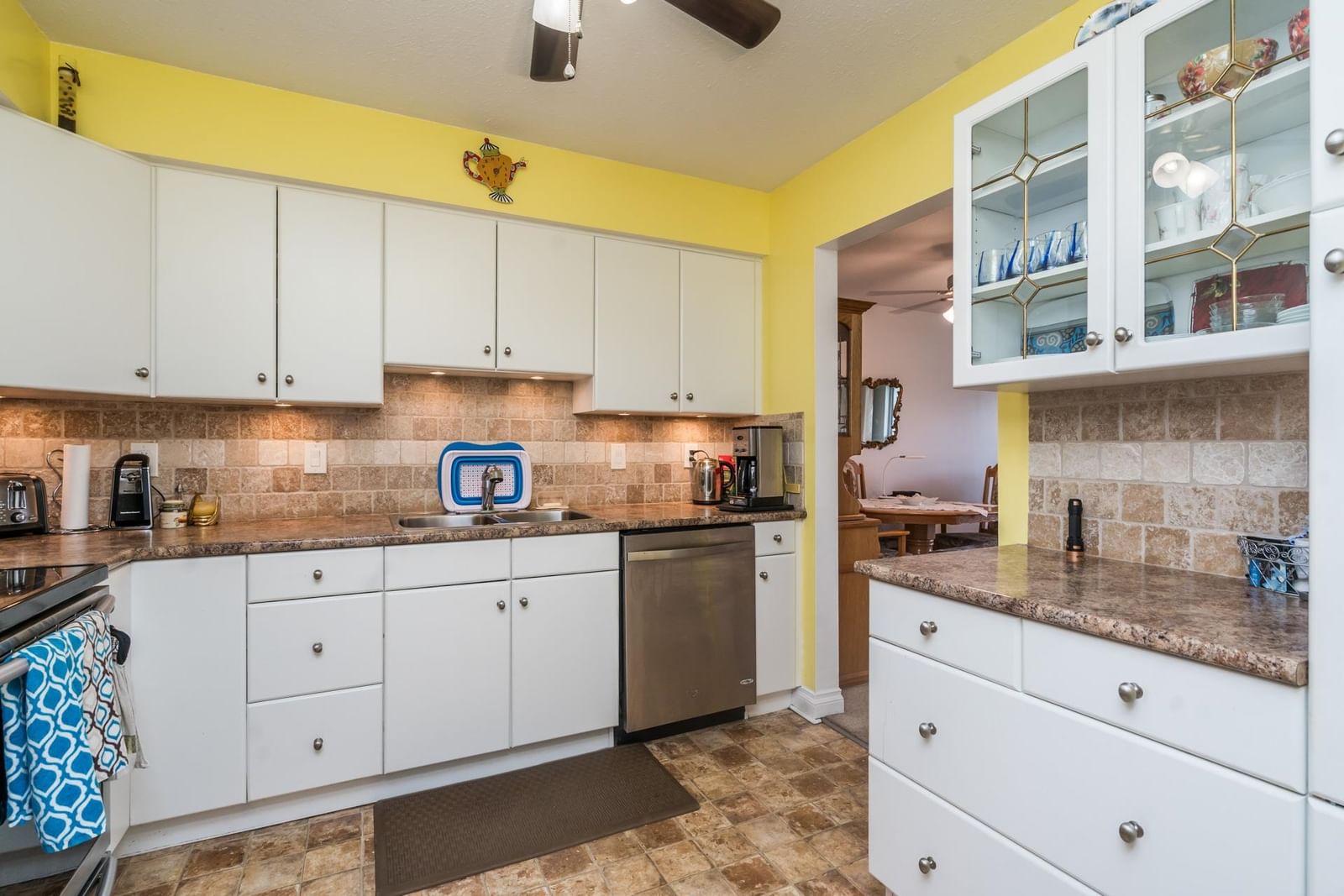 Listing Image 12