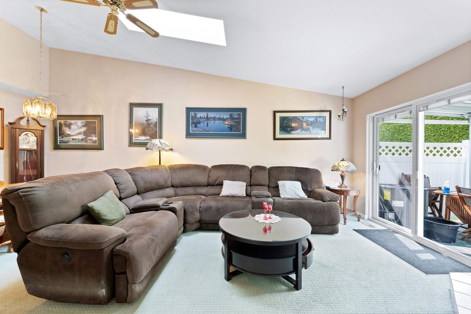 Listing Image 9