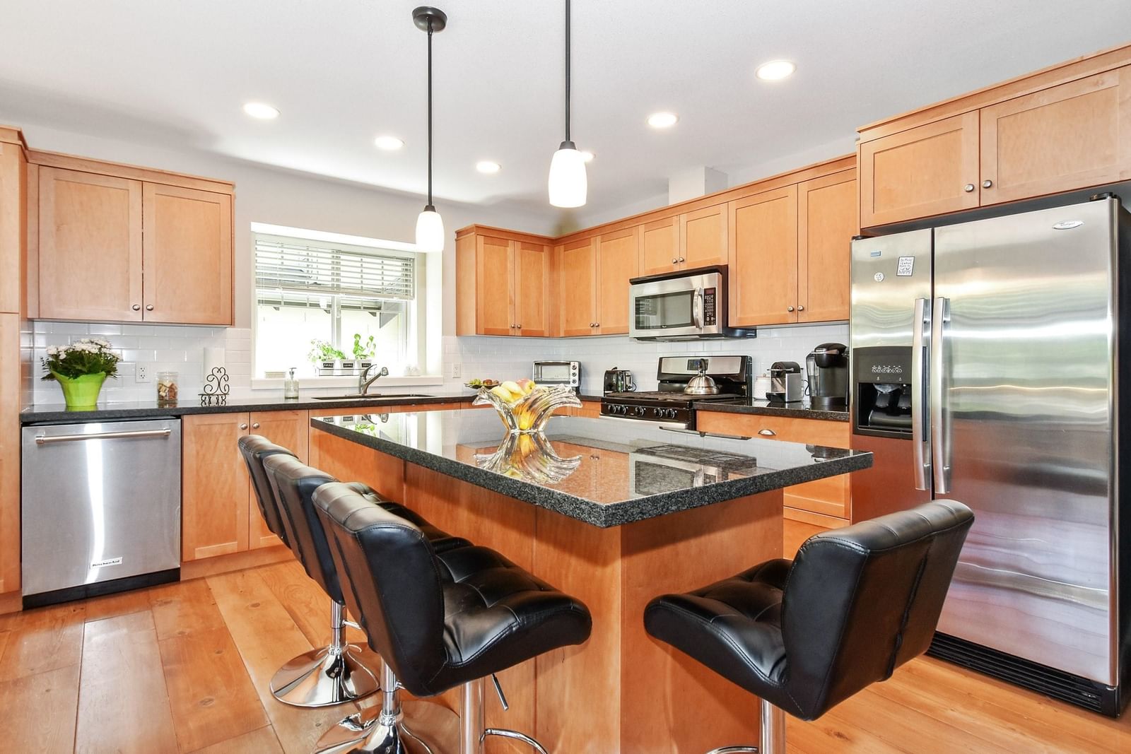 Listing Image 10